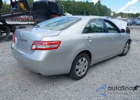 2010 Toyota Camry Le z USA, uszkodzony, nr VIN 4T1BF3EKXAU040272